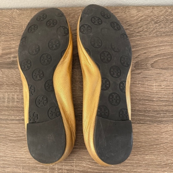 Tory Burch Gold Logo Ballet Flats, Size 8 - Picture 7 of 7